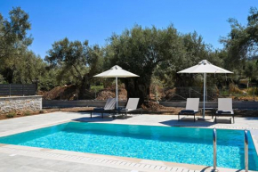 Cosy Halipoma-Tilemahos into Lefkada town close